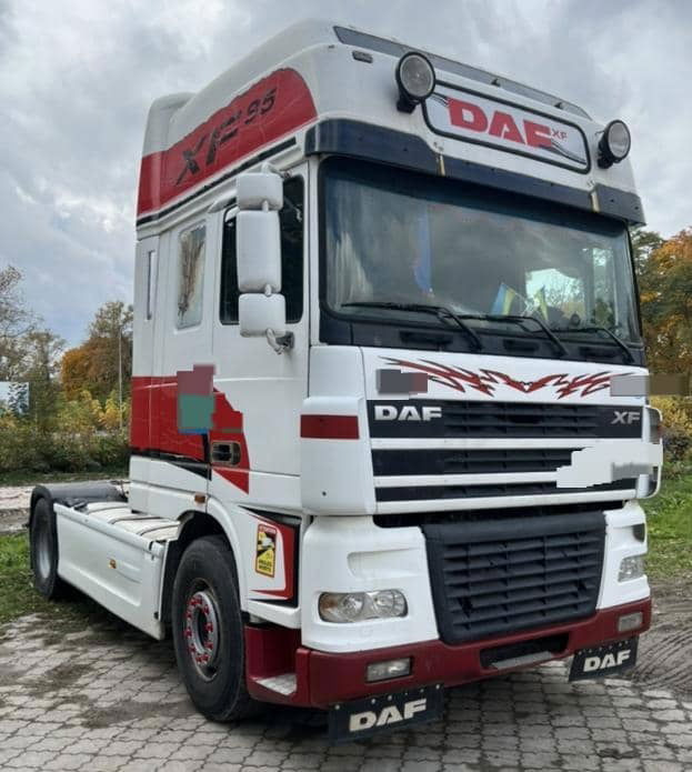DAF XF 95 Tractor unit - Влекач: снимка 3 DAF XF 95 Tractor unit - Влекач: снимка 3