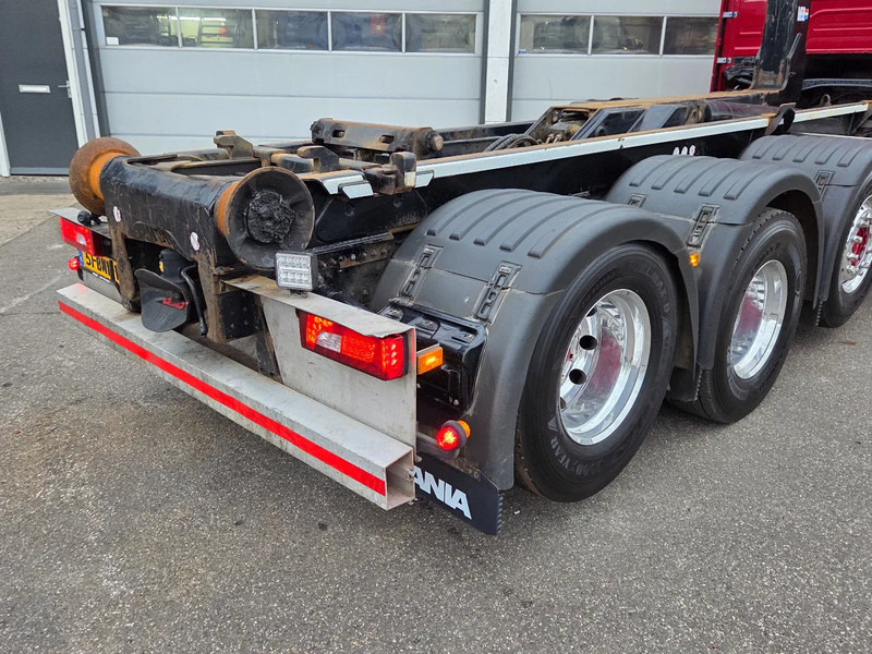 Scania R450 8x2 VDL hooklift / full air - Мултилифт с кука камион: снимка 5 Scania R450 8x2 VDL hooklift / full air - Мултилифт с кука камион: снимка 5