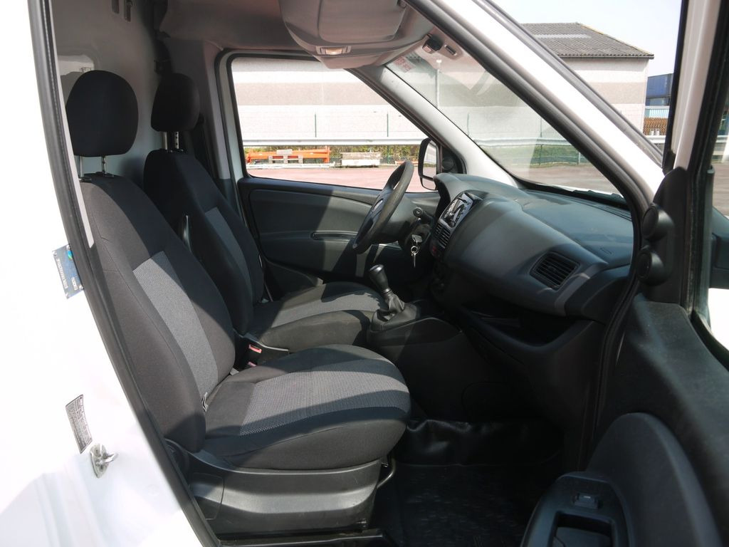 Fiat DOBLO 1.3 KUHLKOFFER RELEC FROD TR22 -20C - Хладилен бус: снимка 4 Fiat DOBLO 1.3 KUHLKOFFER RELEC FROD TR22 -20C - Хладилен бус: снимка 4