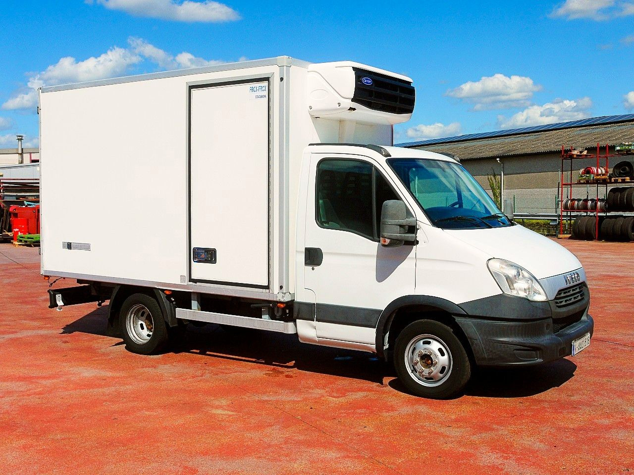 Iveco 35C13 DAILY KUHLKOFFER CARRIER XARIOS 600 MULTI - Хладилен бус: снимка 2 Iveco 35C13 DAILY KUHLKOFFER CARRIER XARIOS 600 MULTI - Хладилен бус: снимка 2