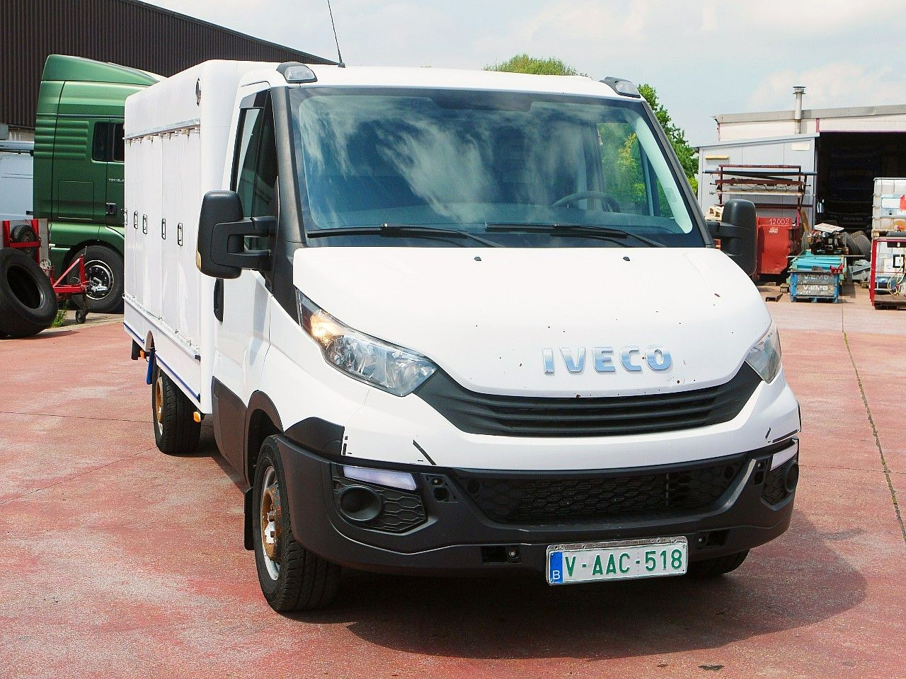 Iveco 35S12 DAILY ISOTHERM KOFFER 5 TURIG / AIRCO - Хладилен бус: снимка 1 Iveco 35S12 DAILY ISOTHERM KOFFER 5 TURIG / AIRCO - Хладилен бус: снимка 1