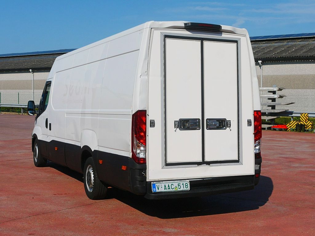 Хладилен бус Iveco 35S18 DAILY KUHLKASTENWAGEN THERMOKING V300 MT: снимка 6