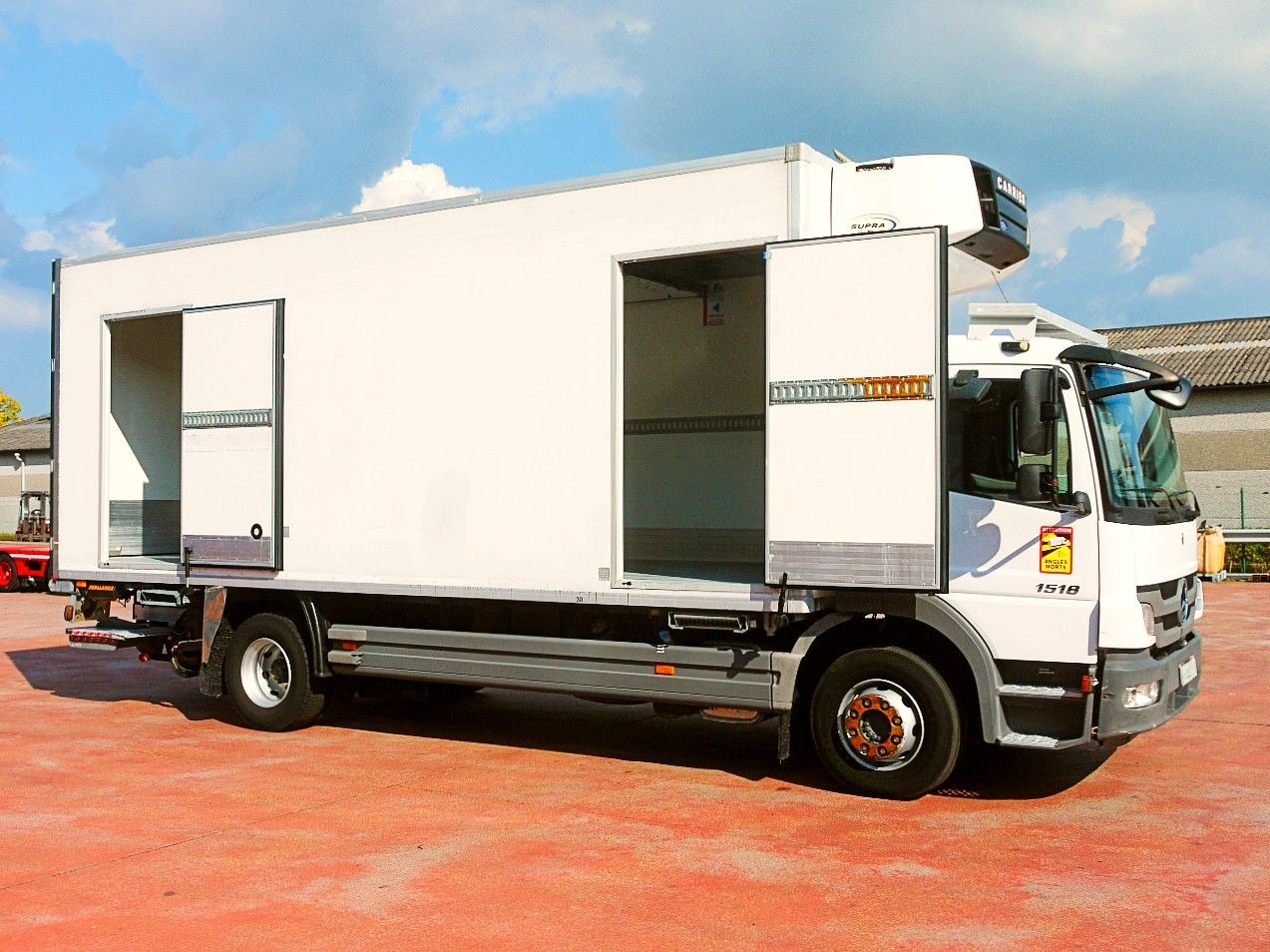 Mercedes-Benz 1518 ATEGO KUHLKOFER CARRIER SUPRA 850 Mult LUFT - Рефрижератор камион: снимка 3 Mercedes-Benz 1518 ATEGO KUHLKOFER CARRIER SUPRA 850 Mult LUFT - Рефрижератор камион: снимка 3