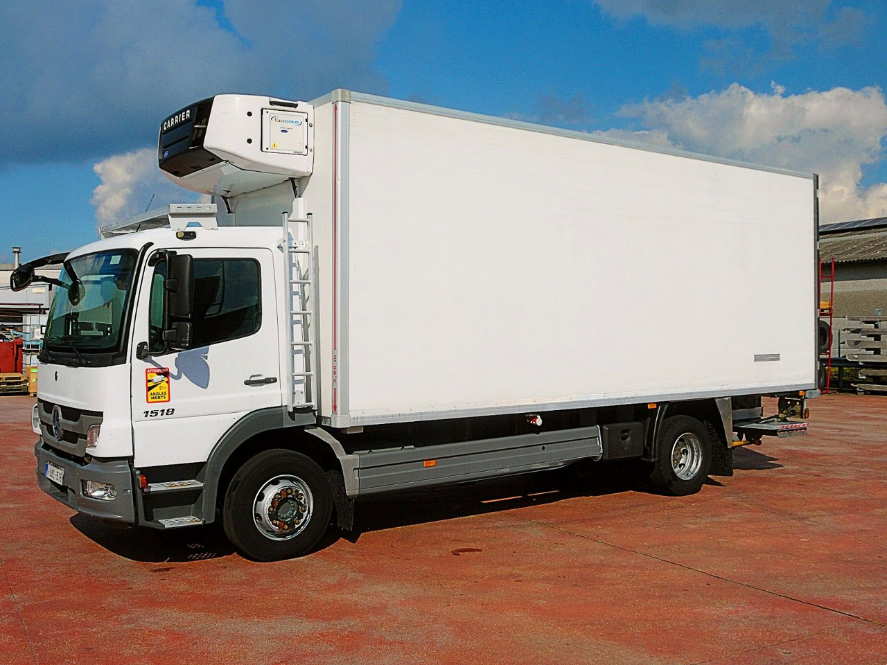 Mercedes-Benz 1518 ATEGO KUHLKOFER CARRIER SUPRA 850 Mult LUFT - Рефрижератор камион: снимка 4 Mercedes-Benz 1518 ATEGO KUHLKOFER CARRIER SUPRA 850 Mult LUFT - Рефрижератор камион: снимка 4