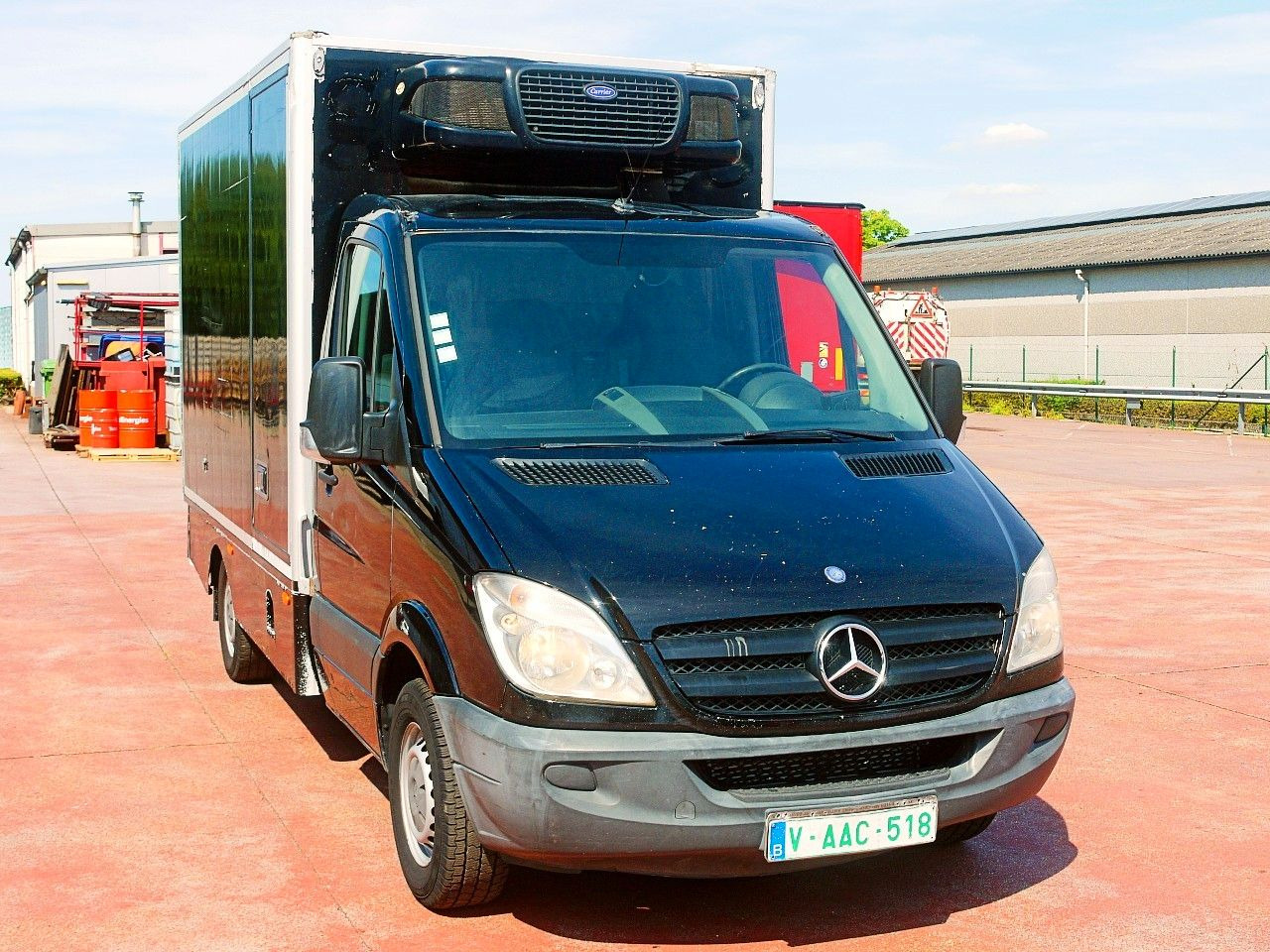 Mercedes-Benz 319 SPRINTER V6 KUHLKOFFER CARRIER PULSOR 600 MT - Хладилен бус: снимка 1 Mercedes-Benz 319 SPRINTER V6 KUHLKOFFER CARRIER PULSOR 600 MT - Хладилен бус: снимка 1
