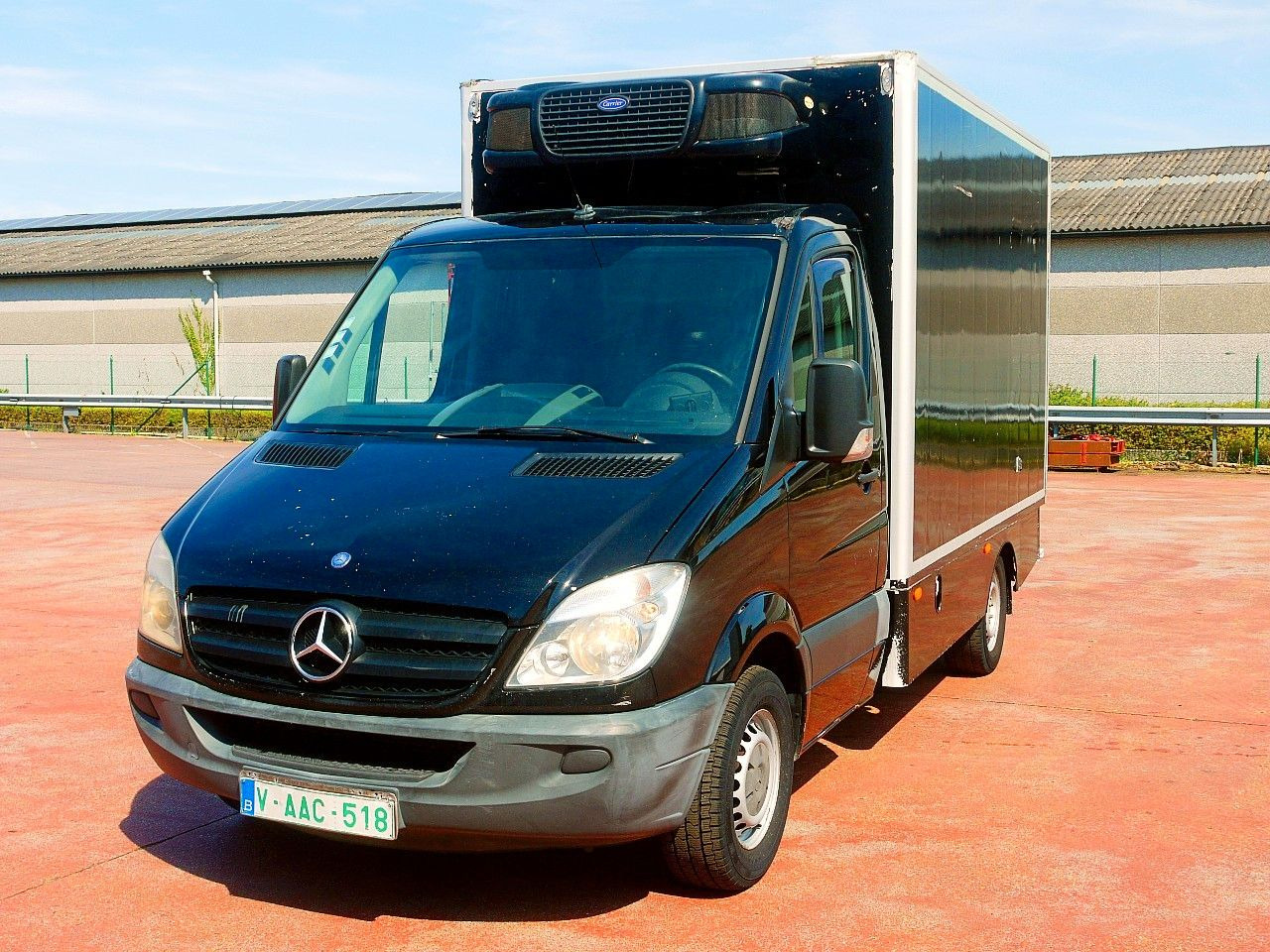 Mercedes-Benz 319 SPRINTER V6 KUHLKOFFER CARRIER PULSOR 600 MT - Хладилен бус: снимка 5 Mercedes-Benz 319 SPRINTER V6 KUHLKOFFER CARRIER PULSOR 600 MT - Хладилен бус: снимка 5