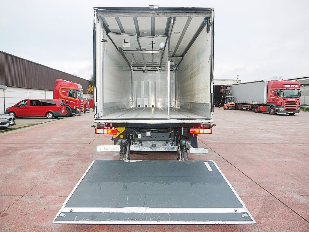 Рефрижератор камион Renault 26.320 D KUHLKOFFER THERMOKING MT T1200 6X2 A/C: снимка 8