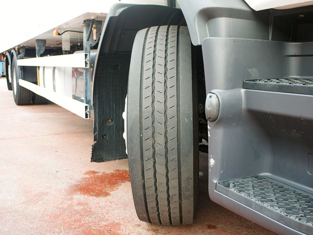 Рефрижератор камион Renault 26.320 D KUHLKOFFER THERMOKING MT T1200 6X2 A/C: снимка 19