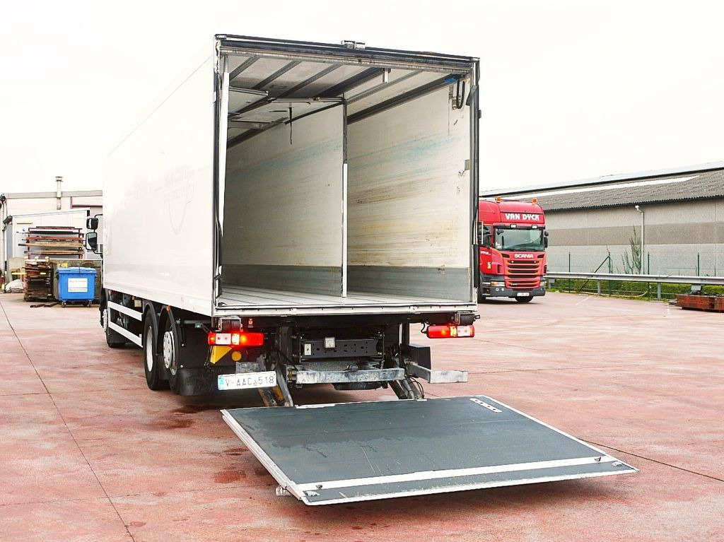 Рефрижератор камион Renault 26.320 D KUHLKOFFER THERMOKING MT T1200 6X2 A/C: снимка 7