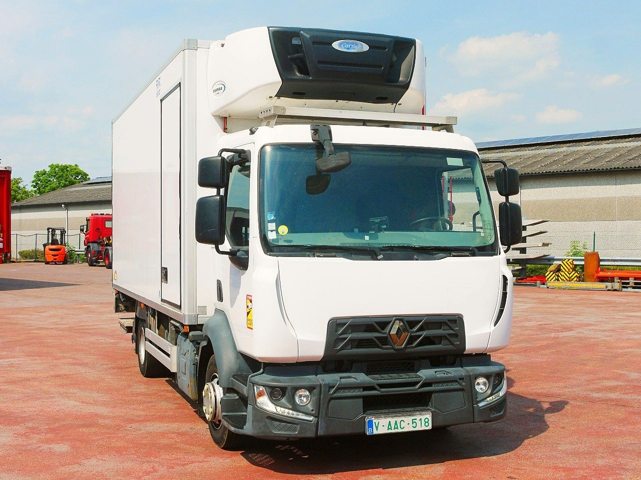 Renault D 10.210 KUHLKOFFER CARRIER SUPRA 1150 MT - Рефрижератор камион: снимка 1 Renault D 10.210 KUHLKOFFER CARRIER SUPRA 1150 MT - Рефрижератор камион: снимка 1