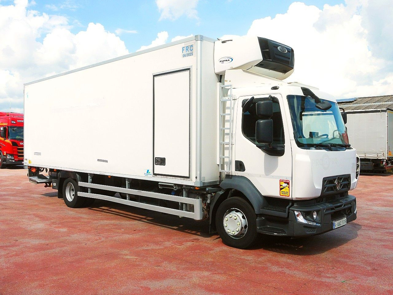 Renault D 16 250 KUHLKOFER CARRIER SUPRA 850 / KLIMA A/C - Рефрижератор камион: снимка 2 Renault D 16 250 KUHLKOFER CARRIER SUPRA 850 / KLIMA A/C - Рефрижератор камион: снимка 2