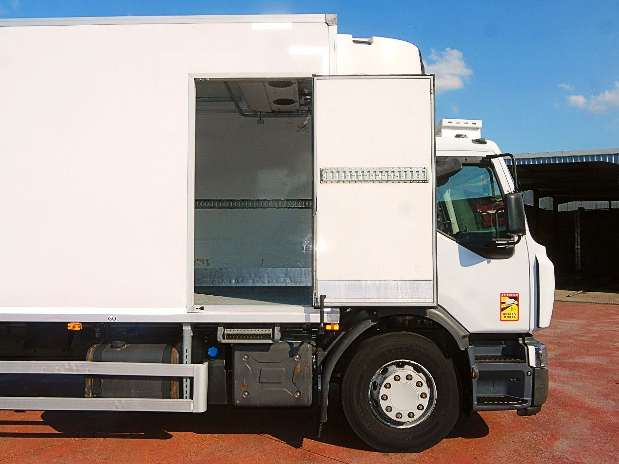 Рефрижератор камион Renault D19.280 KUHLKOFFER CARRIER SUPRA 1150 MT: снимка 9