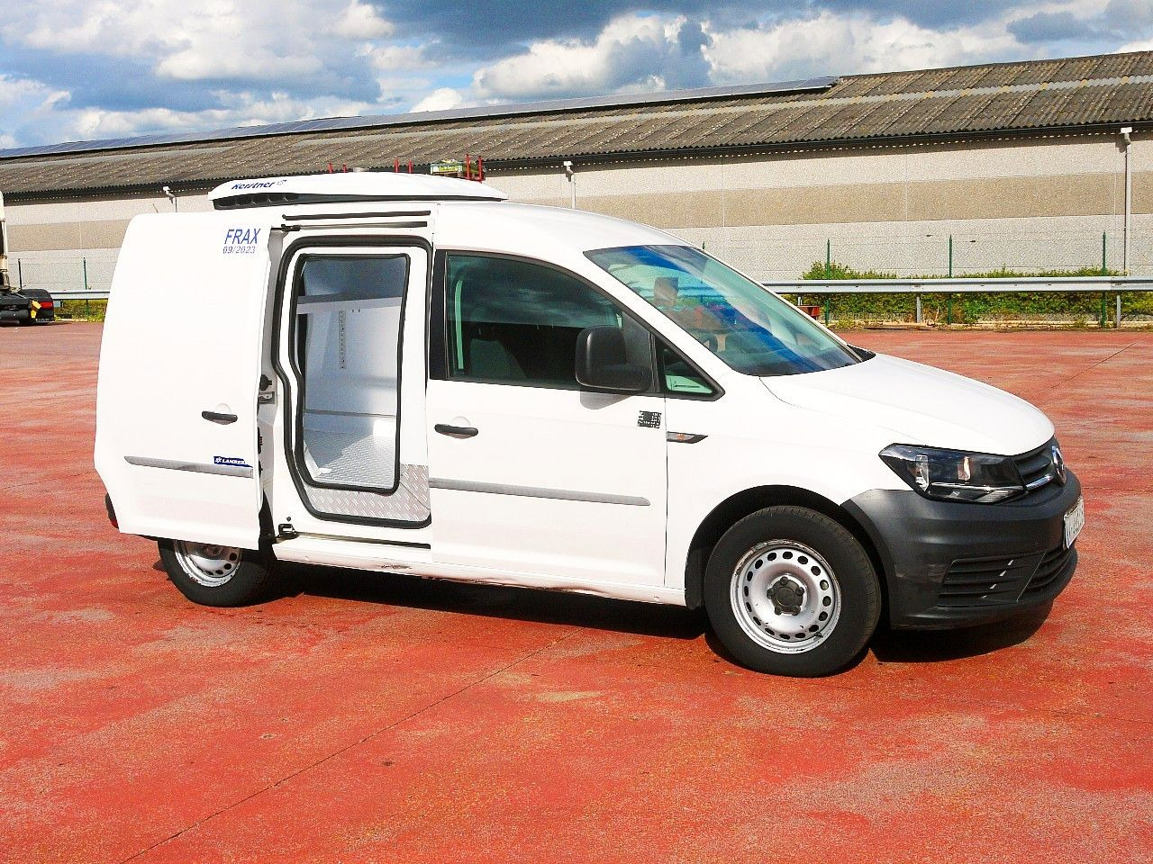 Volkswagen CADDY 2.0 KONVEKTA -2c A/C €6 - Хладилен бус: снимка 3 Volkswagen CADDY 2.0 KONVEKTA -2c A/C €6 - Хладилен бус: снимка 3