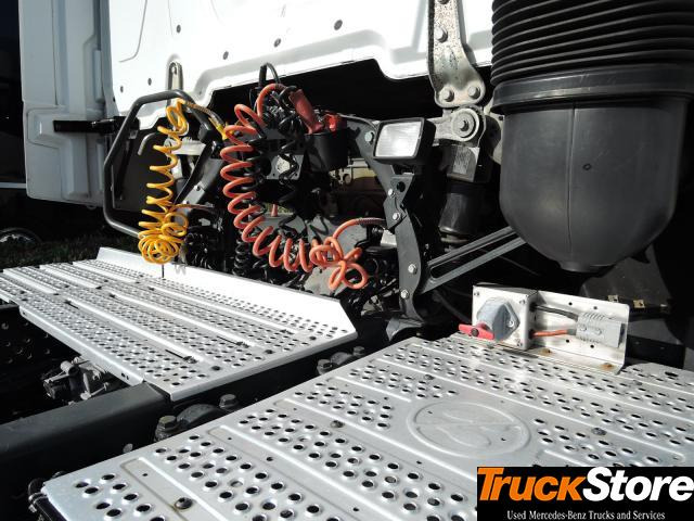 Mercedes-Benz Actros 1843 LS - Влекач: снимка 2 Mercedes-Benz Actros 1843 LS - Влекач: снимка 2