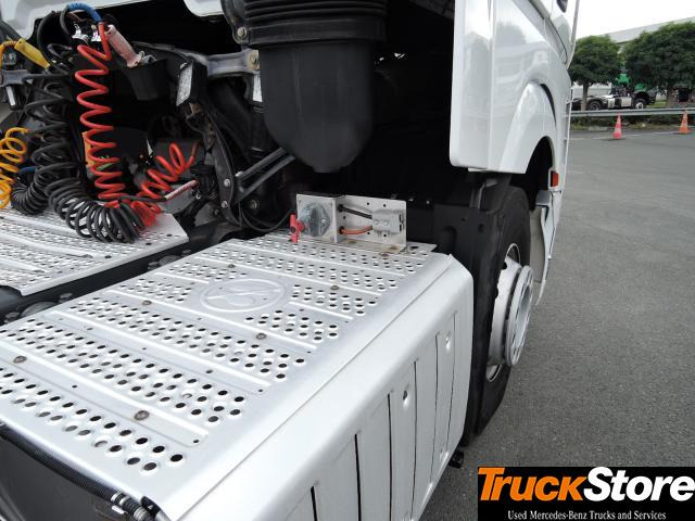 Mercedes-Benz Actros 1843 LS - Влекач: снимка 2 Mercedes-Benz Actros 1843 LS - Влекач: снимка 2