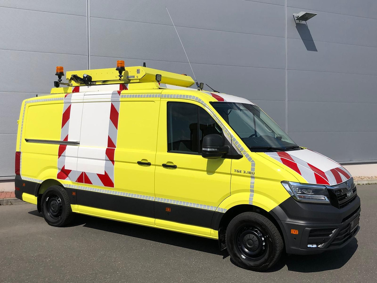 MAN TGE 3.180 L3H2 BF 4 BEGLEITFAHRZEUG ACC LED NAVI - Лекотоварен автомобил: снимка 2 MAN TGE 3.180 L3H2 BF 4 BEGLEITFAHRZEUG ACC LED NAVI - Лекотоварен автомобил: снимка 2