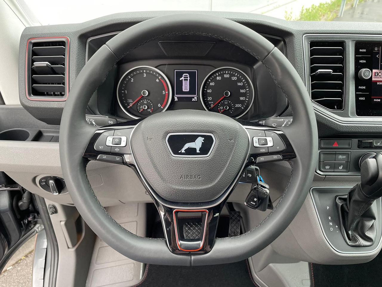 Лек автомобил MAN TGE 3.180 Kombi L3H2 INDIVIDUAL S LED ACC NAV: снимка 12