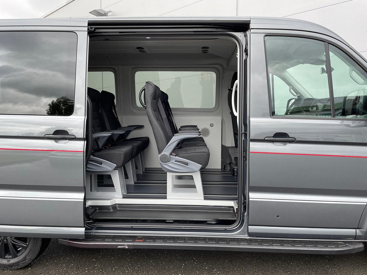 Лек автомобил MAN TGE 3.180 Kombi L3H2 INDIVIDUAL S LED ACC NAV: снимка 10