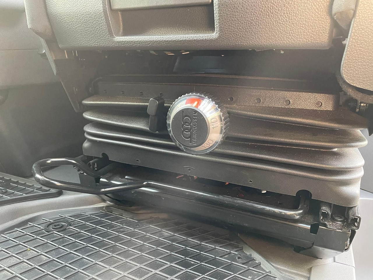 Товарен бус MAN TGE 3.180 L3H3 Kasten 4x4 AUTOM DIFF AHK ACC NAV: снимка 28
