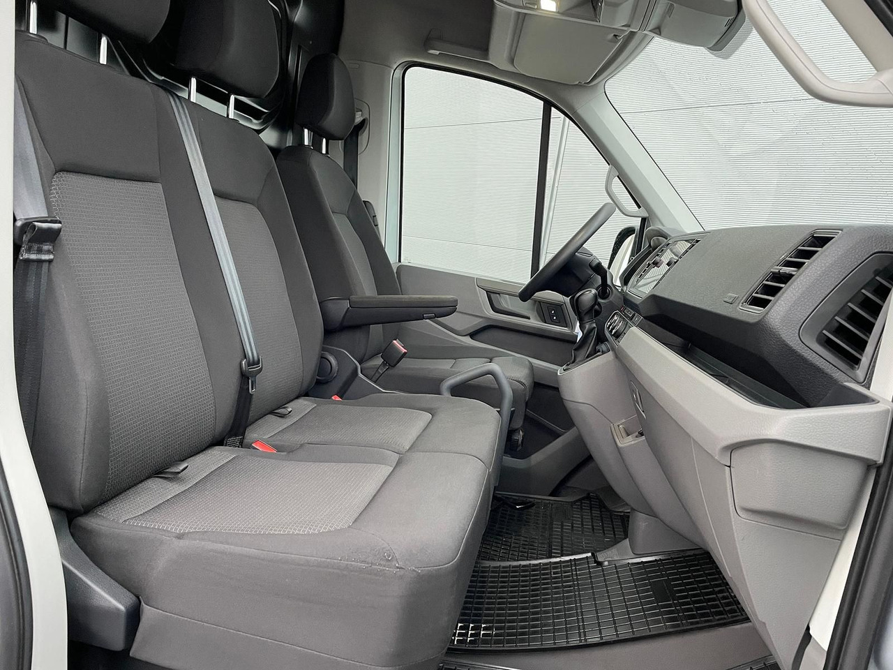 Товарен бус MAN TGE 3.180 L3H3 Kasten 4x4 AUTOM DIFF NAV AHK ACC: снимка 22