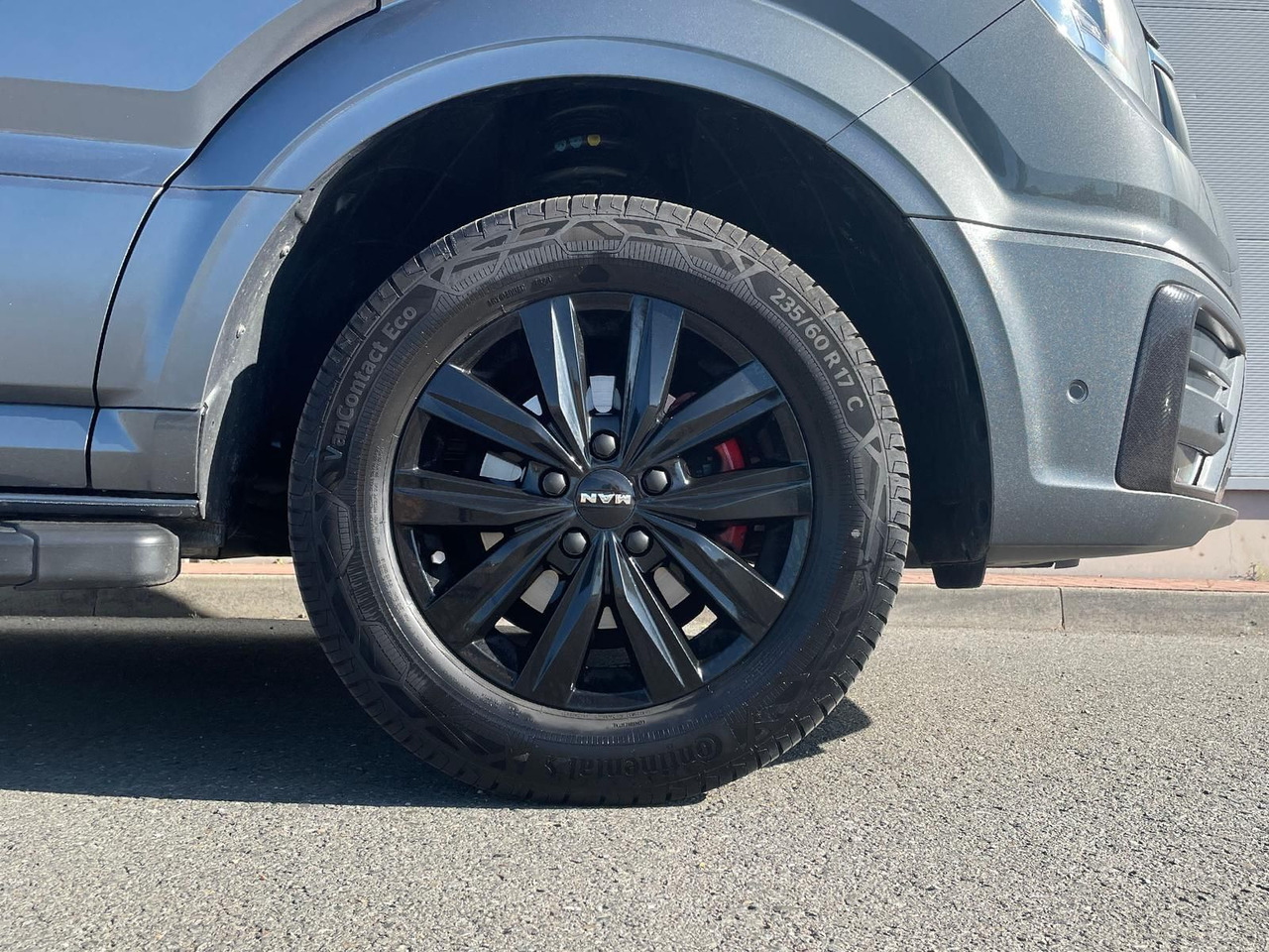 Товарен бус MAN TGE 3.180 L3H3 Kasten 4x4 Individual Lion S ACC: снимка 29
