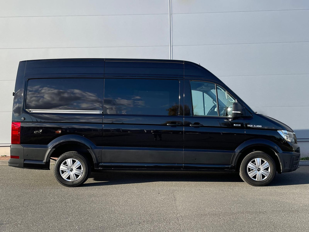 MAN TGE 3.180 L3H3 MIXTO 4x4 AUTOM DIFF AHK ACC NAV - Товарен бус, Бус с двойна кабина: снимка 5 MAN TGE 3.180 L3H3 MIXTO 4x4 AUTOM DIFF AHK ACC NAV - Товарен бус, Бус с двойна кабина: снимка 5