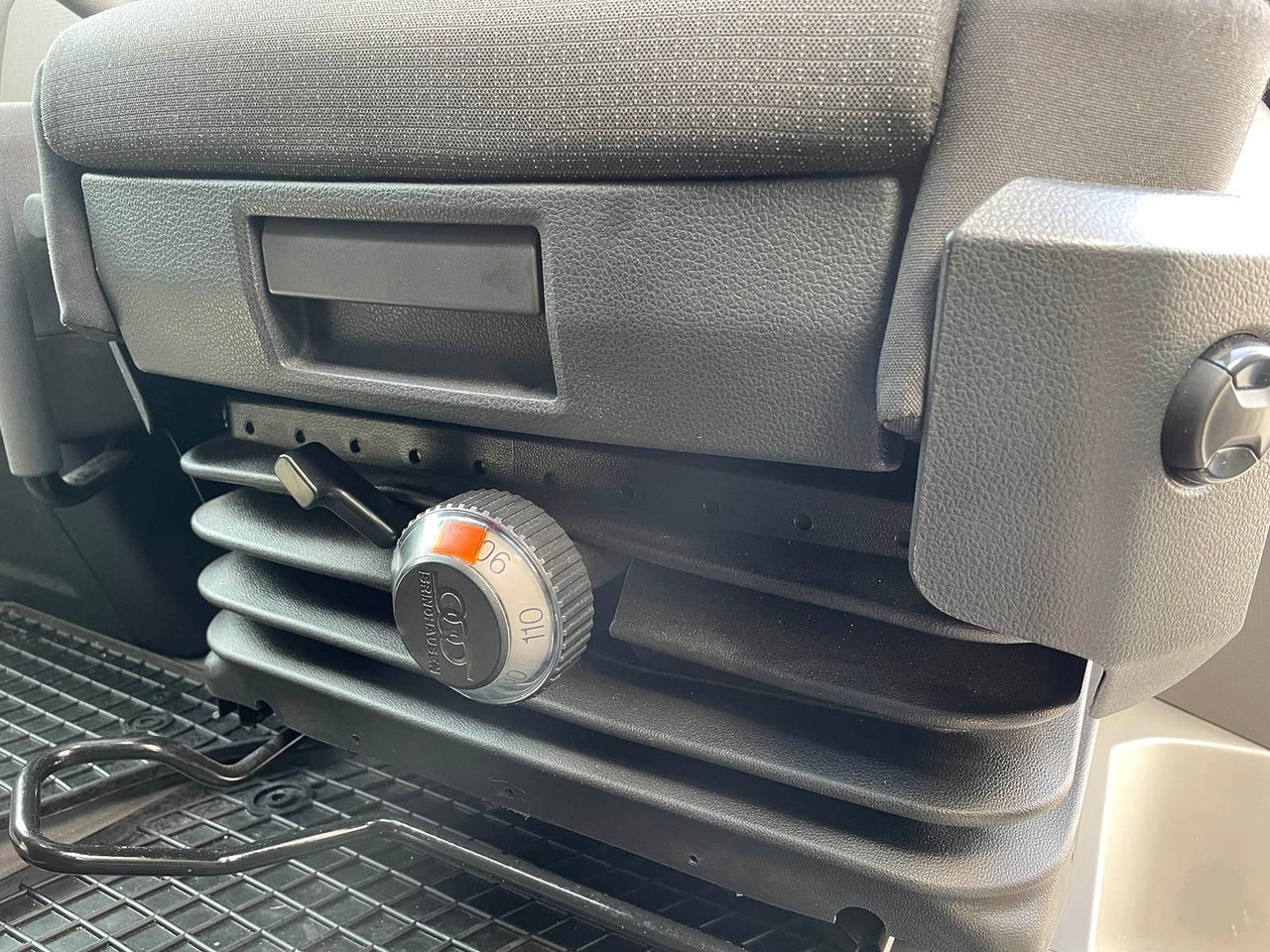 Товарен бус, Бус с двойна кабина MAN TGE 3.180 L4H3 MIXTO 4x4 Autom LED ACC AHK: снимка 26