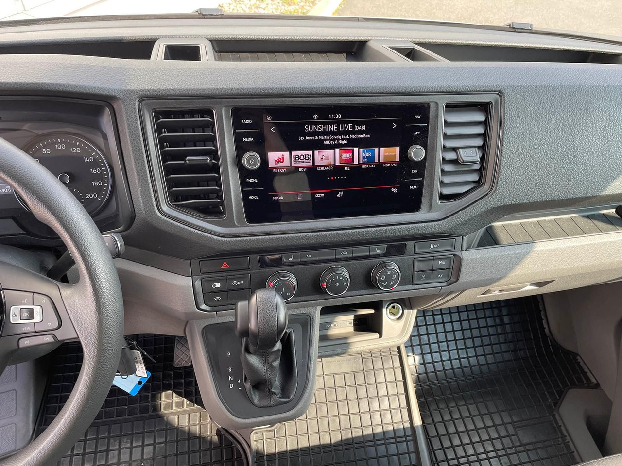 Товарен бус, Бус с двойна кабина MAN TGE 3.180 L4H3 MIXTO 4x4 Autom LED ACC AHK: снимка 15