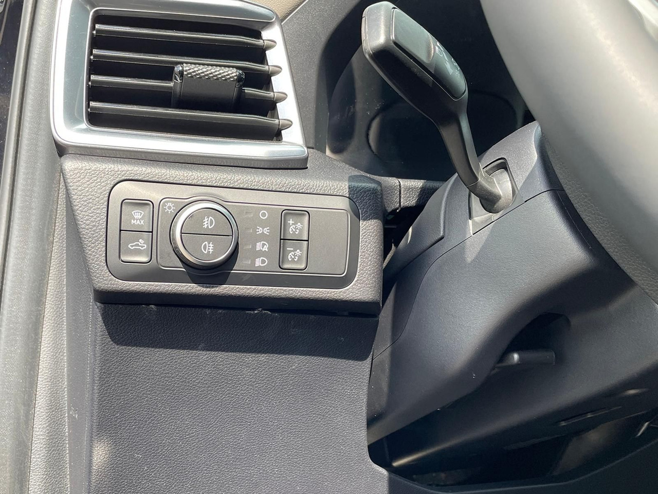 Пикап Volkswagen Amarok 3.0 V6 TDI Aventura DOKA 4M LEDER AHK: снимка 35 Пикап Volkswagen Amarok 3.0 V6 TDI Aventura DOKA 4M LEDER AHK: снимка 35