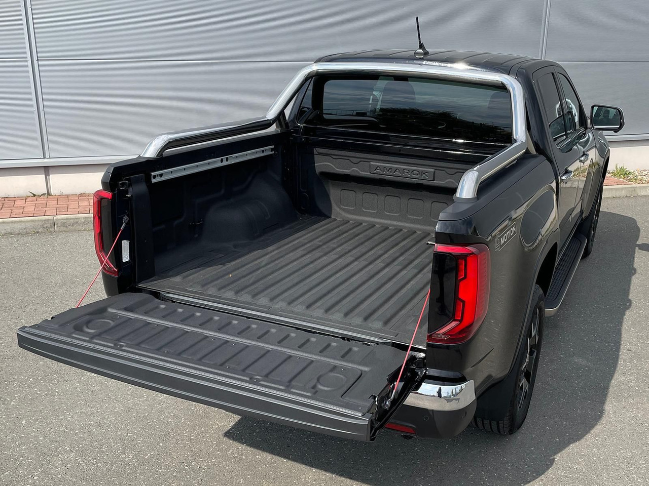 Пикап Volkswagen Amarok 3.0 V6 TDI Aventura DOKA 4M LEDER AHK: снимка 10 Пикап Volkswagen Amarok 3.0 V6 TDI Aventura DOKA 4M LEDER AHK: снимка 10