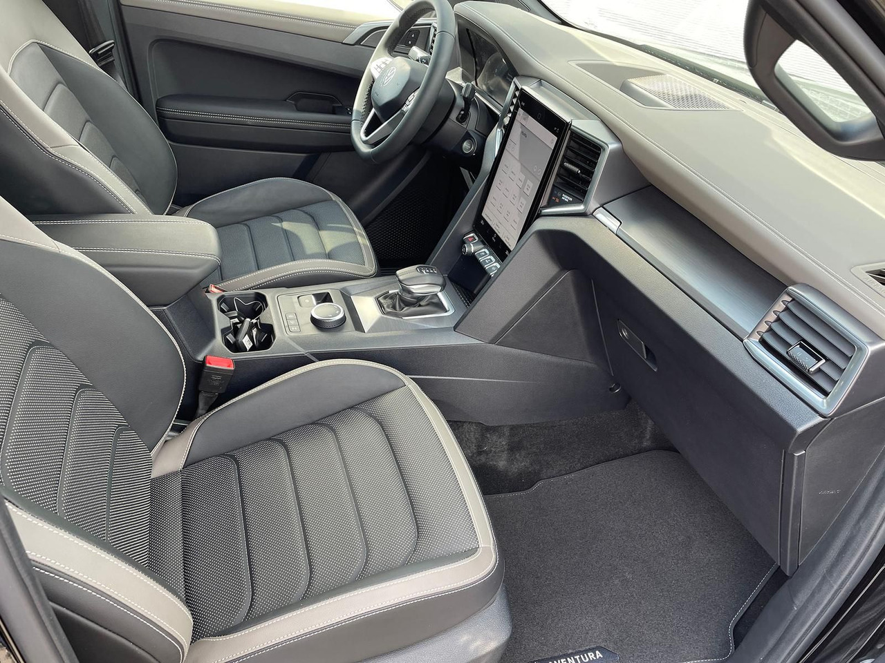 Пикап Volkswagen Amarok 3.0 V6 TDI Aventura DOKA 4M LEDER AHK: снимка 18 Пикап Volkswagen Amarok 3.0 V6 TDI Aventura DOKA 4M LEDER AHK: снимка 18