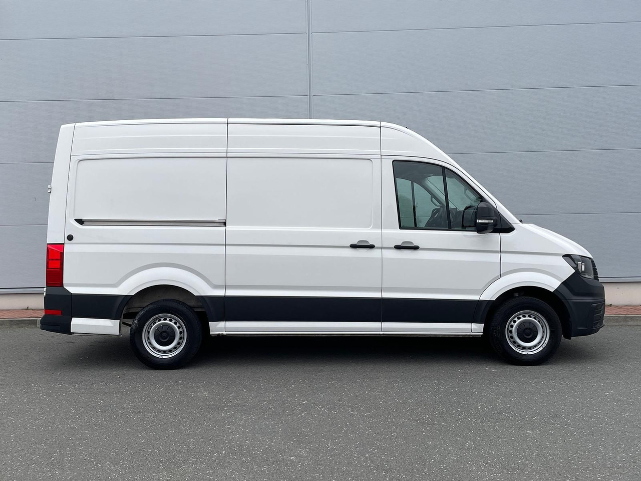 Volkswagen Crafter Kasten 35 L3H3 Autom. NAVI DAB PDC TEMP - Товарен бус: снимка 5 Volkswagen Crafter Kasten 35 L3H3 Autom. NAVI DAB PDC TEMP - Товарен бус: снимка 5