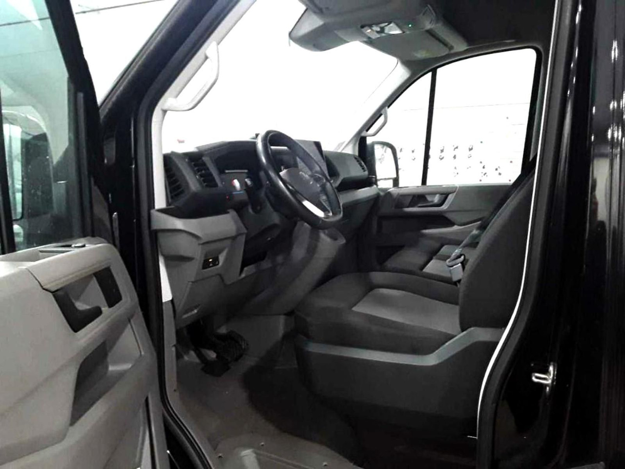 Volkswagen Crafter Kasten 35 L3H3 NAVI KLIMA DAB PDC - Пътнически бус: снимка 3 Volkswagen Crafter Kasten 35 L3H3 NAVI KLIMA DAB PDC - Пътнически бус: снимка 3