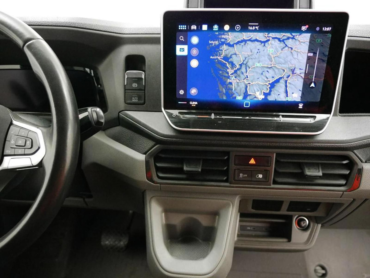 Volkswagen Crafter Kasten 35 L4H3 NAVI DAB KAMERA PDC - Пътнически бус: снимка 5 Volkswagen Crafter Kasten 35 L4H3 NAVI DAB KAMERA PDC - Пътнически бус: снимка 5