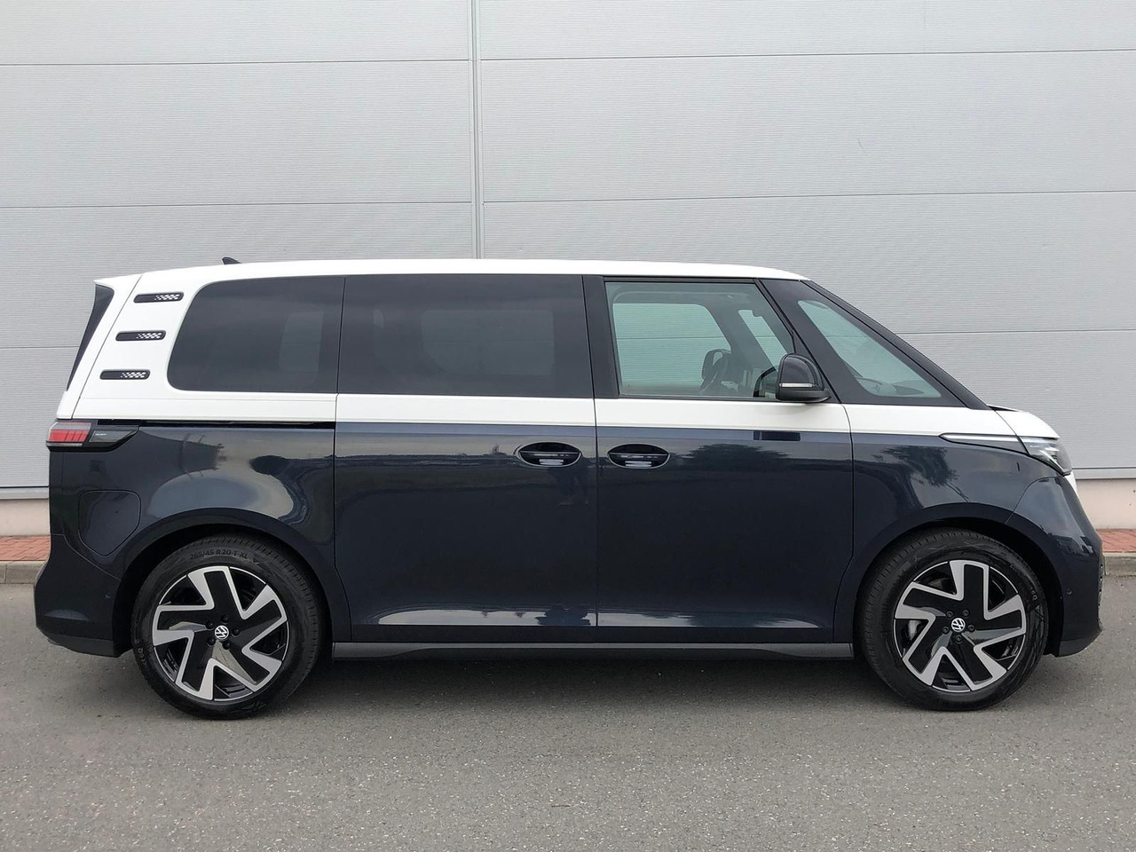 Volkswagen ID. Buzz 150 kW Pro AHK ACC MATRIX LED KEYLESS - Микробус, Електробус: снимка 5 Volkswagen ID. Buzz 150 kW Pro AHK ACC MATRIX LED KEYLESS - Микробус, Електробус: снимка 5