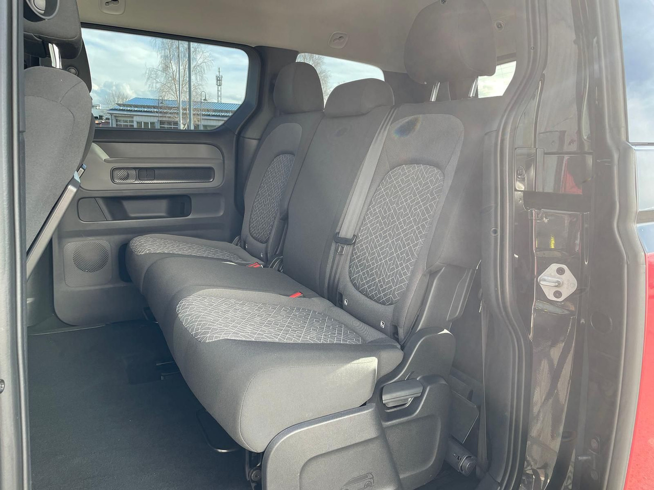 Пътнически бус, Електрически бус Volkswagen ID.Buzz KW Fahrwerk LM Felgen KLIMA PDC ACC DAB: снимка 13