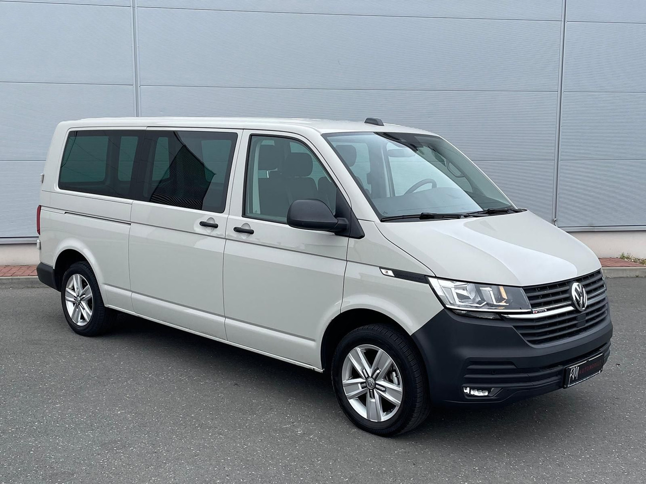 Volkswagen T6.1 Transporter 2.0 TDI lang 4MOTION SITZHZ NAV - Товарен бус: снимка 2 Volkswagen T6.1 Transporter 2.0 TDI lang 4MOTION SITZHZ NAV - Товарен бус: снимка 2