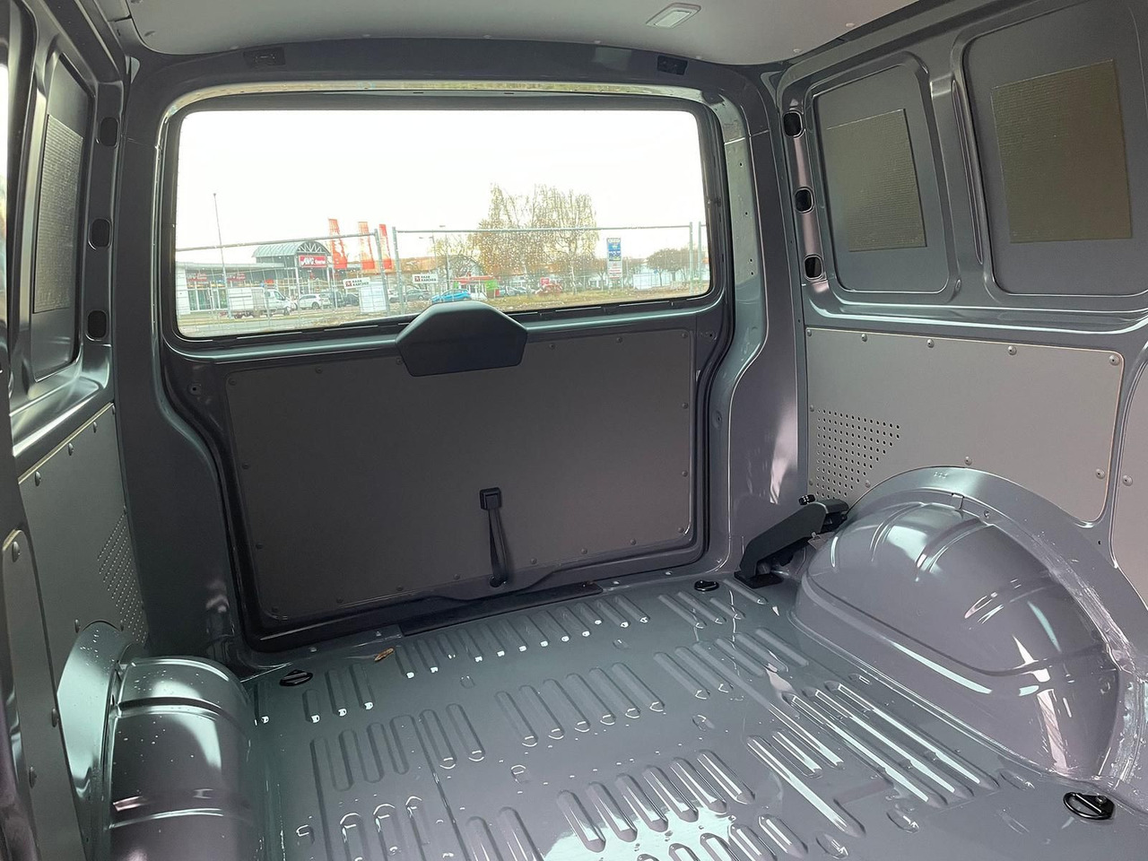 Микробус, Пътнически бус Volkswagen T6.1 Transporter 4MOTION NAVI STANDHZ ACC PDC: снимка 11 Микробус, Пътнически бус Volkswagen T6.1 Transporter 4MOTION NAVI STANDHZ ACC PDC: снимка 11