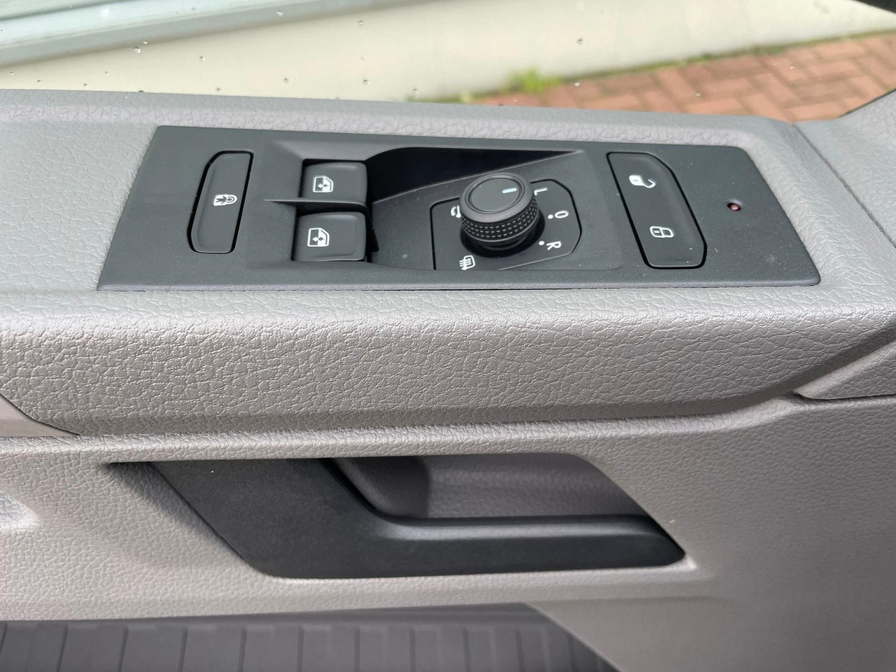 Микробус, Пътнически бус Volkswagen T6.1 Transporter 4MOTION NAVI STANDHZ ACC PDC: снимка 27 Микробус, Пътнически бус Volkswagen T6.1 Transporter 4MOTION NAVI STANDHZ ACC PDC: снимка 27