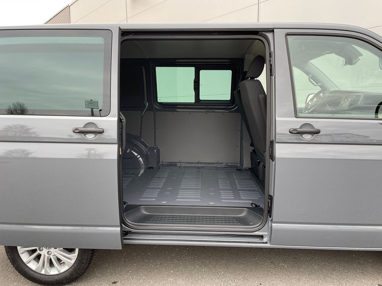 Микробус, Пътнически бус Volkswagen T6.1 Transporter 4MOTION NAVI STANDHZ ACC PDC: снимка 10 Микробус, Пътнически бус Volkswagen T6.1 Transporter 4MOTION NAVI STANDHZ ACC PDC: снимка 10