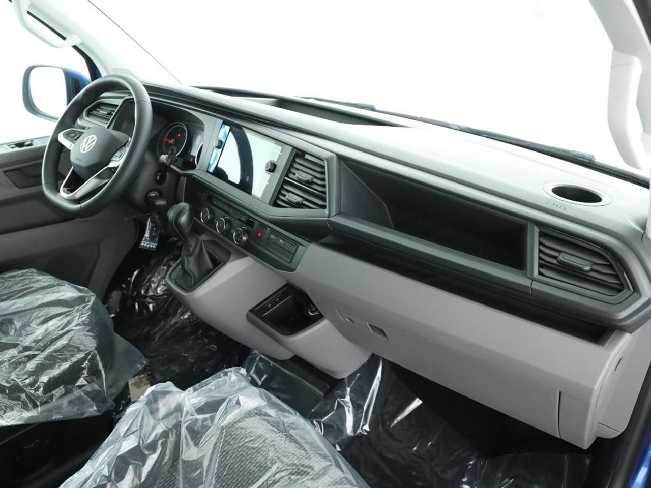 Volkswagen T6.1 Transporter Kombi KR Autom. LED TEMP SITZHZ - Микробус, Пътнически бус: снимка 3 Volkswagen T6.1 Transporter Kombi KR Autom. LED TEMP SITZHZ - Микробус, Пътнически бус: снимка 3