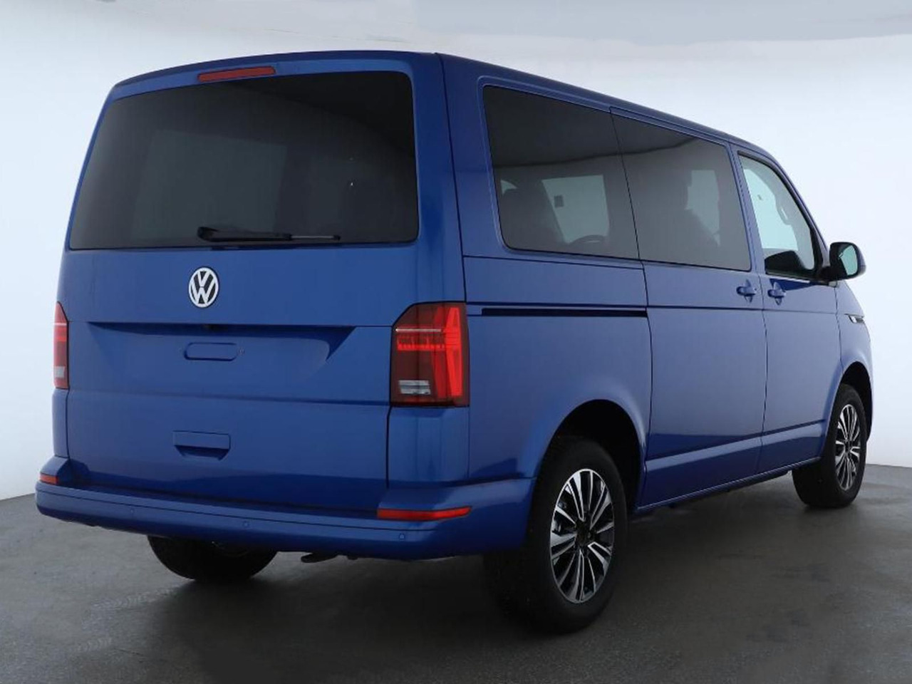 Volkswagen T6.1 Transporter Kombi KR Autom. LED TEMP SITZHZ - Микробус, Пътнически бус: снимка 2 Volkswagen T6.1 Transporter Kombi KR Autom. LED TEMP SITZHZ - Микробус, Пътнически бус: снимка 2