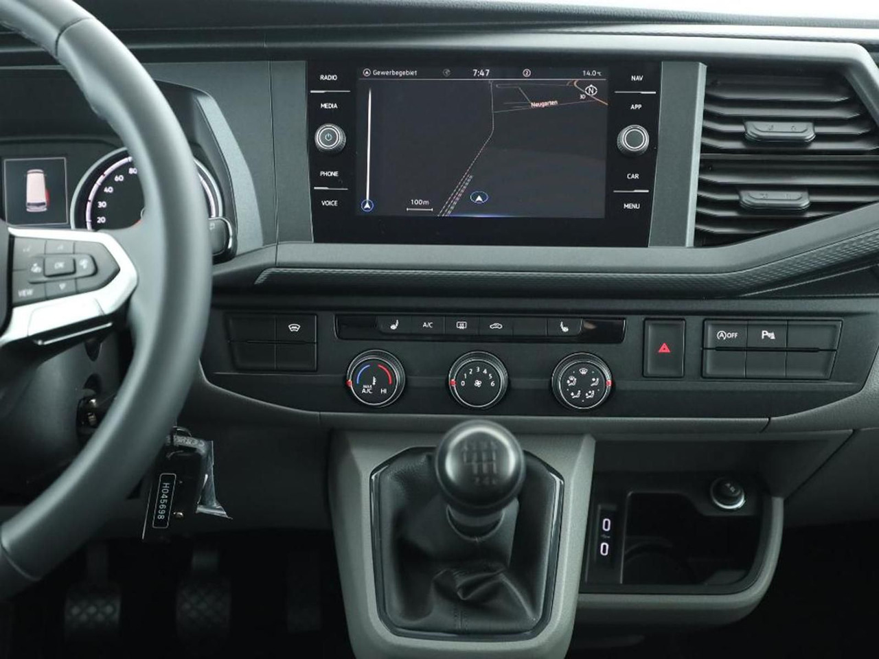 Volkswagen T6.1 Transporter Kombi KR LED STANDHZ ACC NAVI - Комби: снимка 5 Volkswagen T6.1 Transporter Kombi KR LED STANDHZ ACC NAVI - Комби: снимка 5