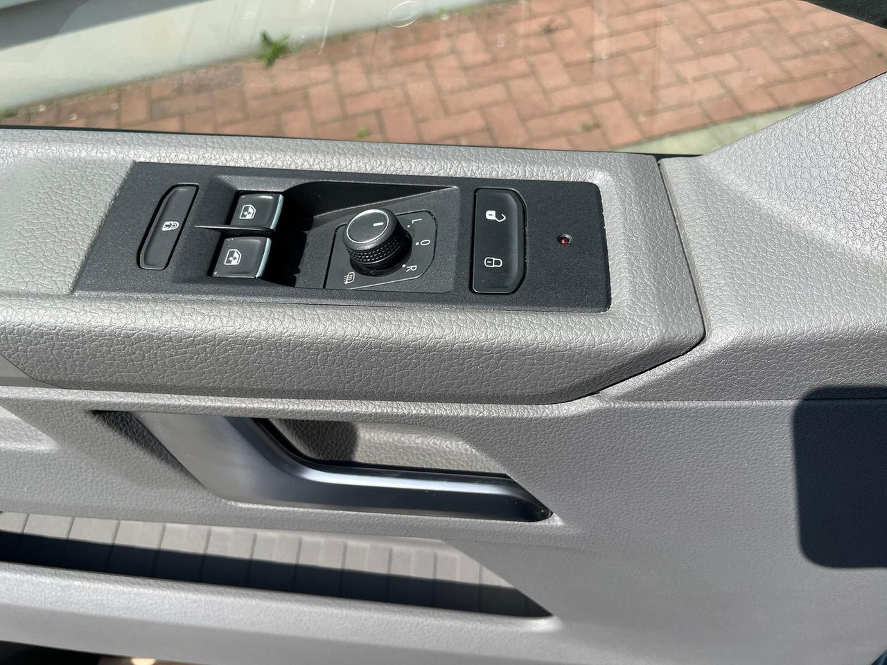 Товарен бус Volkswagen T6.1 Transporter lang 4M LED BEAR LOCK KAM DAB: снимка 30