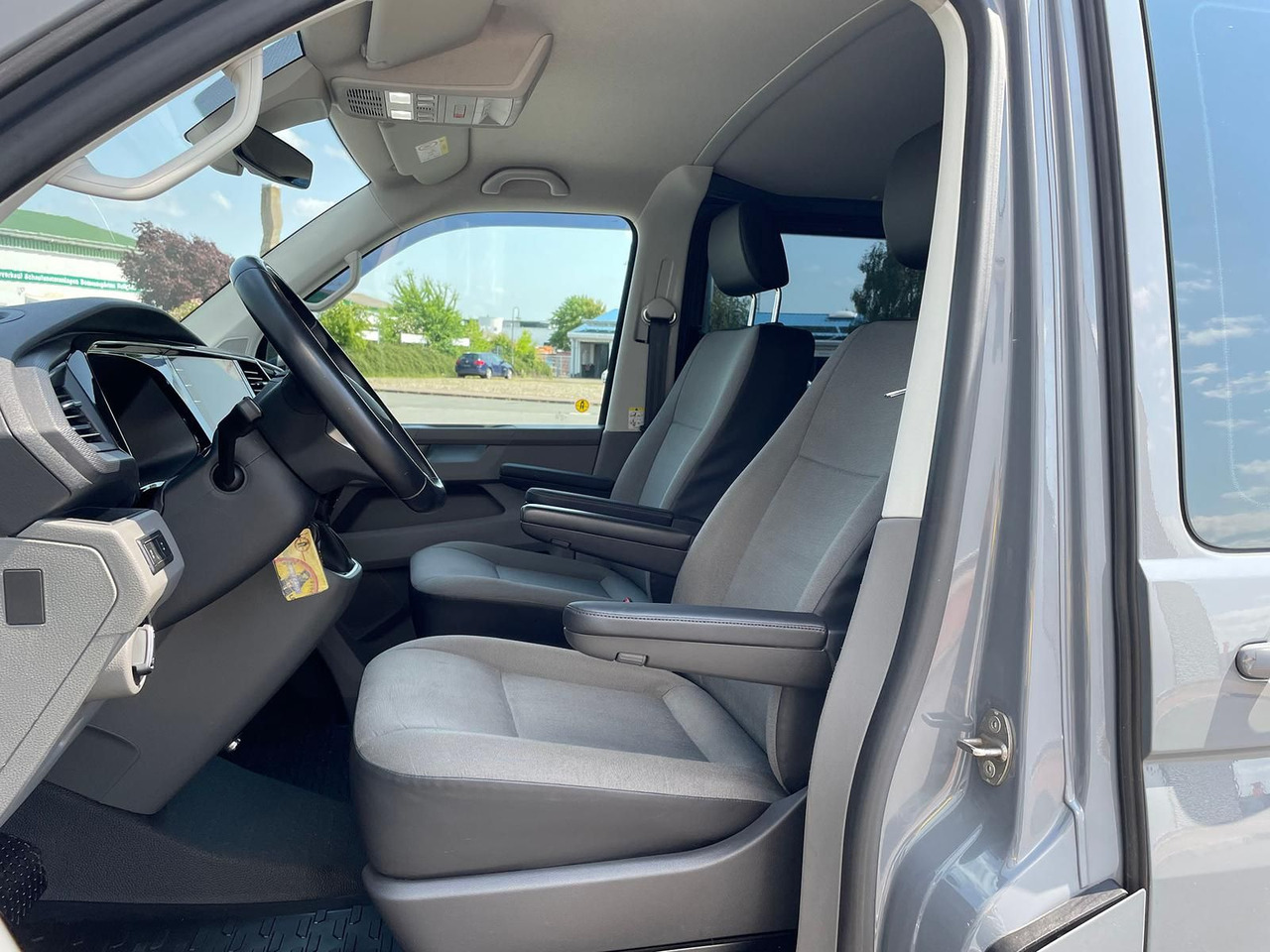 Товарен бус Volkswagen T6.1 Transporter lang 4M LED BEAR LOCK KAM DAB: снимка 13