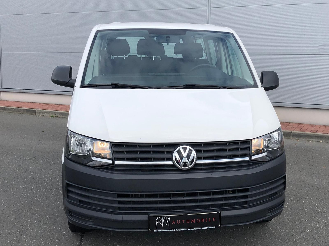 Volkswagen T6 Transporter 2.0 TDI Kombi lang 9-SITZE TEMP - Комби: снимка 3 Volkswagen T6 Transporter 2.0 TDI Kombi lang 9-SITZE TEMP - Комби: снимка 3