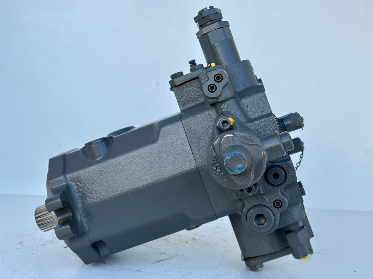 LIEBHERR - LINDE Original Hydromotor Typ:HMF75-02 2560 G 03 mit ID-Nr.10007106. A914 B-LI, A914 LI, A924 B-LI, A924 LI, MG15, MBG12, MG20, MFG10, BG12H #HYX293G00103# - Хидравличен мотор за Колесен багер: снимка 5 LIEBHERR - LINDE Original Hydromotor Typ:HMF75-02 2560 G 03 mit ID-Nr.10007106. A914 B-LI, A914 LI, A924 B-LI, A924 LI, MG15, MBG12, MG20, MFG10, BG12H #HYX293G00103# - Хидравличен мотор за Колесен багер: снимка 5