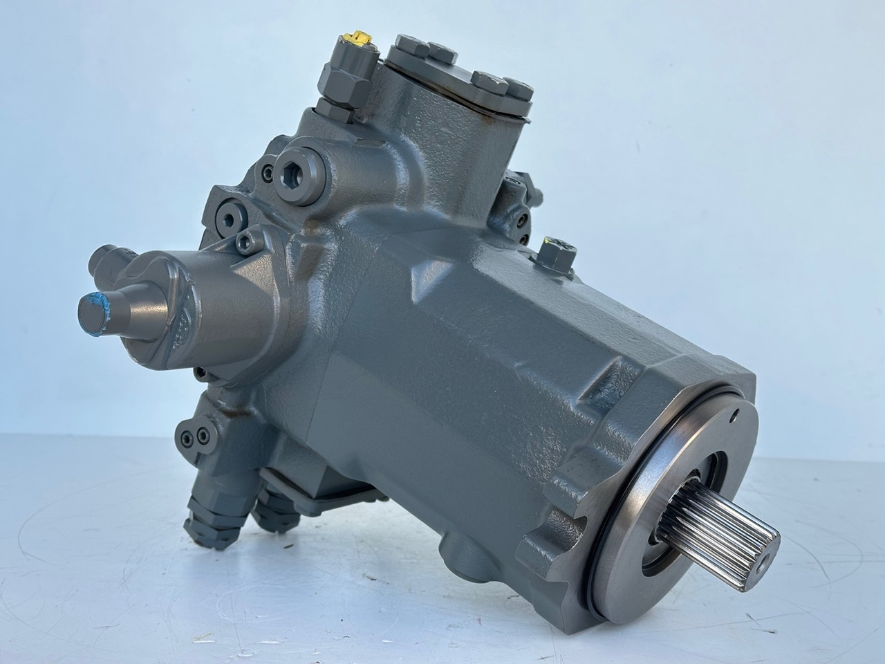 LIEBHERR - LINDE Original Hydromotor Typ:HMF75-02 2560 G 03 mit ID-Nr.10007106. A914 B-LI, A914 LI, A924 B-LI, A924 LI, MG15, MBG12, MG20, MFG10, BG12H #HYX293G00103# - Хидравличен мотор за Колесен багер: снимка 2 LIEBHERR - LINDE Original Hydromotor Typ:HMF75-02 2560 G 03 mit ID-Nr.10007106. A914 B-LI, A914 LI, A924 B-LI, A924 LI, MG15, MBG12, MG20, MFG10, BG12H #HYX293G00103# - Хидравличен мотор за Колесен багер: снимка 2