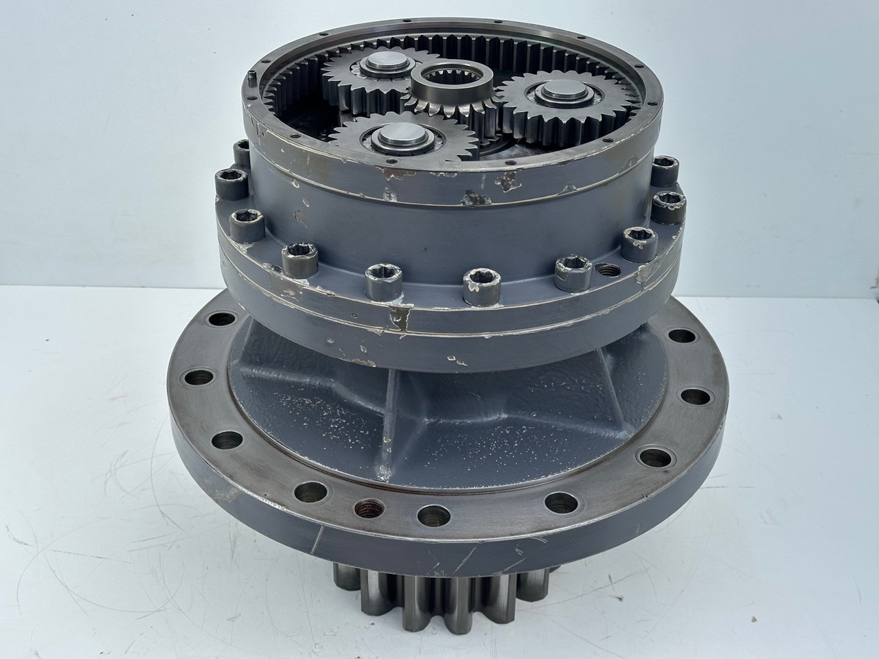 LIEBHERR Original Schwenkantrieb Typ:GFB2160 mit ID-Nr.11657357 – ID-Nr.12204229 – ID-Nr.12947309. R920 S-1545, R920-1545, R922LC-1442, R922 LC-1443, R924 LC-1444, R924 LC-1445. #11657357.04.10# - Редуктор на въртене за Верижен багер: снимка 3 LIEBHERR Original Schwenkantrieb Typ:GFB2160 mit ID-Nr.11657357 – ID-Nr.12204229 – ID-Nr.12947309. R920 S-1545, R920-1545, R922LC-1442, R922 LC-1443, R924 LC-1444, R924 LC-1445. #11657357.04.10# - Редуктор на въртене за Верижен багер: снимка 3