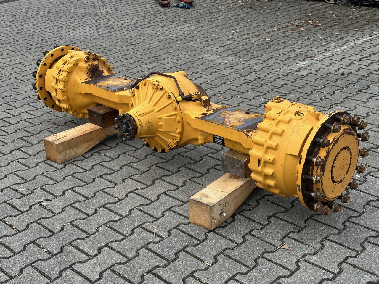 LIEBHERR Original Vorderachse-Planetenstarrachse Typ:MT-L3085/DKV-P4. ID-Nr.10022956 – ID-Nr.10045102 – ID-Nr.10425798. L544-443, L544-445, L550-456. #10425798.1791457# - Предна ос за Колесен товарач: снимка 3 LIEBHERR Original Vorderachse-Planetenstarrachse Typ:MT-L3085/DKV-P4. ID-Nr.10022956 – ID-Nr.10045102 – ID-Nr.10425798. L544-443, L544-445, L550-456. #10425798.1791457# - Предна ос за Колесен товарач: снимка 3